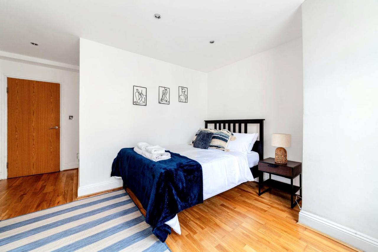 Comfy 2 Bed Apt With Private Garden,Battersea Central Ldn Londres Exterior foto