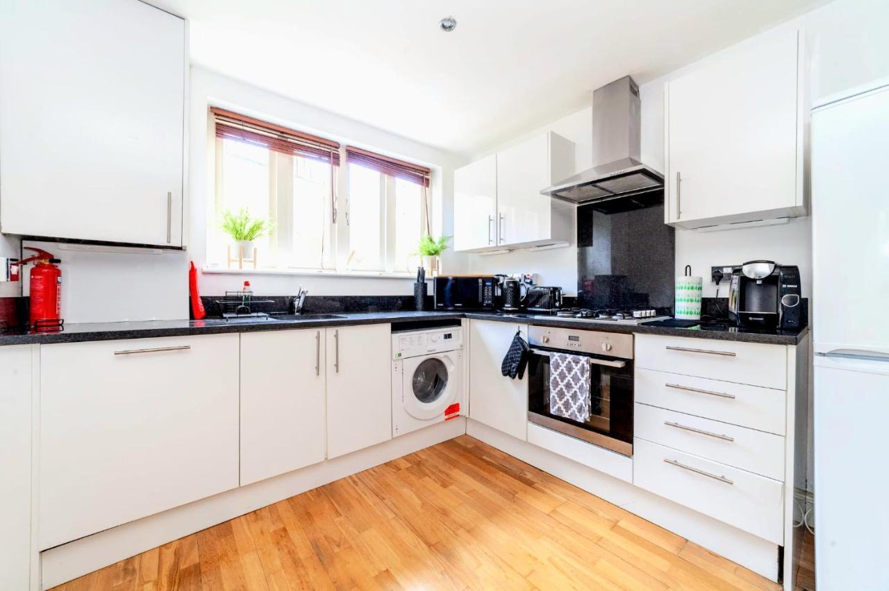Comfy 2 Bed Apt With Private Garden,Battersea Central Ldn Londres Exterior foto