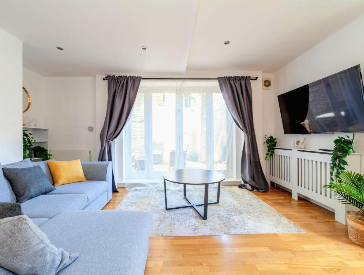 Comfy 2 Bed Apt With Private Garden,Battersea Central Ldn Londres Exterior foto